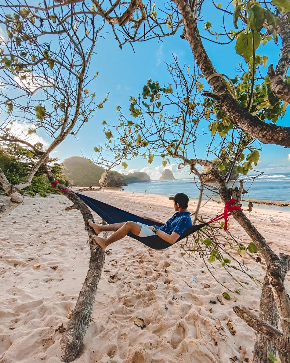 Fasilitas dan hal seru di Pantai Watu Leter, Malang (instagram.com/a_jailani21)