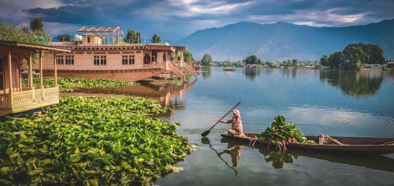 potret danau di Kashmir (unsplash.com/Divya Agrawal)