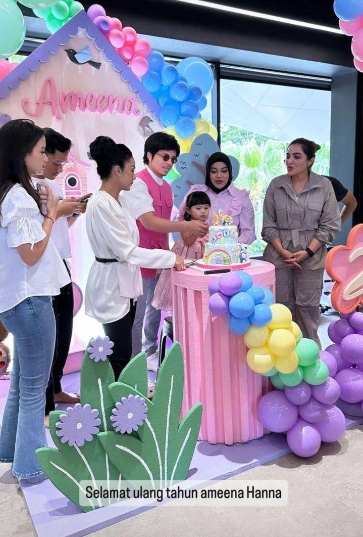 Ameena ultah kedua (Instagram.com/azriel.hermansyah)
