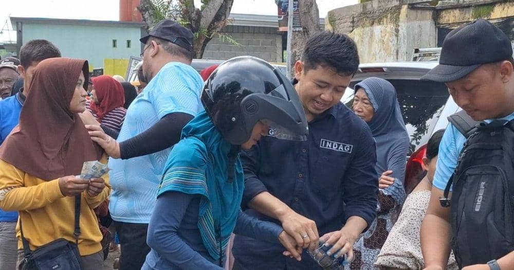 Ratusan warga dari berbagai desa di kecamatan Barat Magetan serbu oprasi pasar murah. IDN Times/ Riyanto
