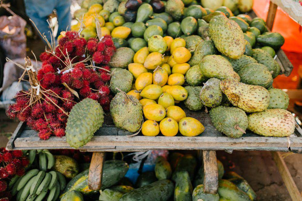ilustrasi buah-buahan segar (pexels.com/Julia Volk)