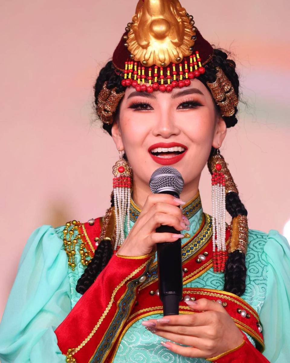 Potret Finalis dari Asia di Opening Ceremony Miss World ke-71 (Instagram.com/missworld)
