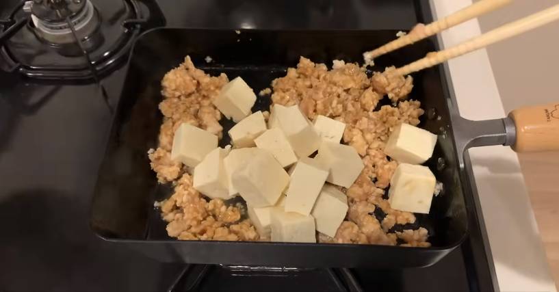 ilustrasi proses memasak mapo tofu bowl (youtube.com/JAPANESE COOKING CHANNEL)