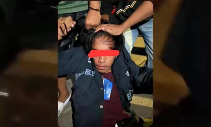 Viral, Emak-Emak Hajar Mahasiswa Unhas Diduga Pembegal Payudara