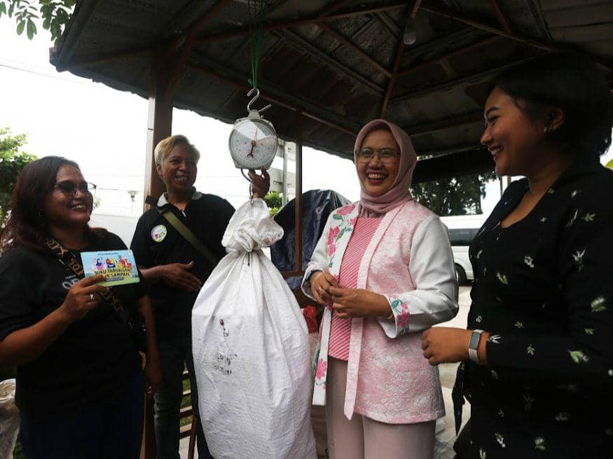 Amartha & Unilever Dorong UMKM di Tangerang Setor ke Bank Sampah