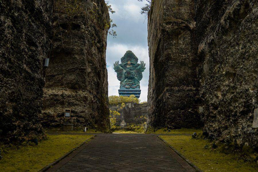 Garuda Wisnu Kencana, Bali (unsplash.com/@ayadighaith)