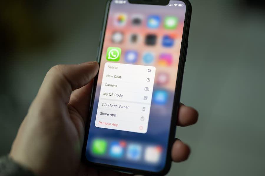 4 Cara Menghapus Kontak di WhatsApp Secara Permanen