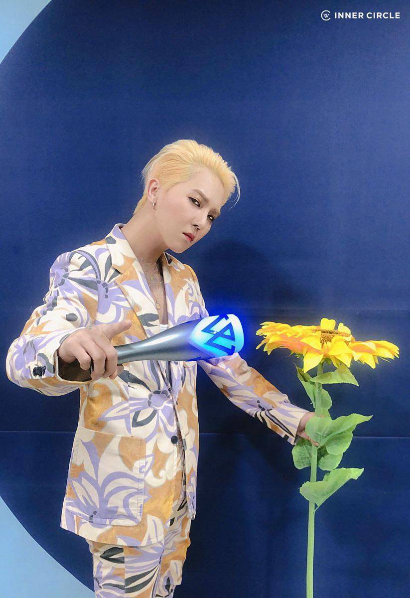 Mino WINNER (twitter.com/yginnercircle)