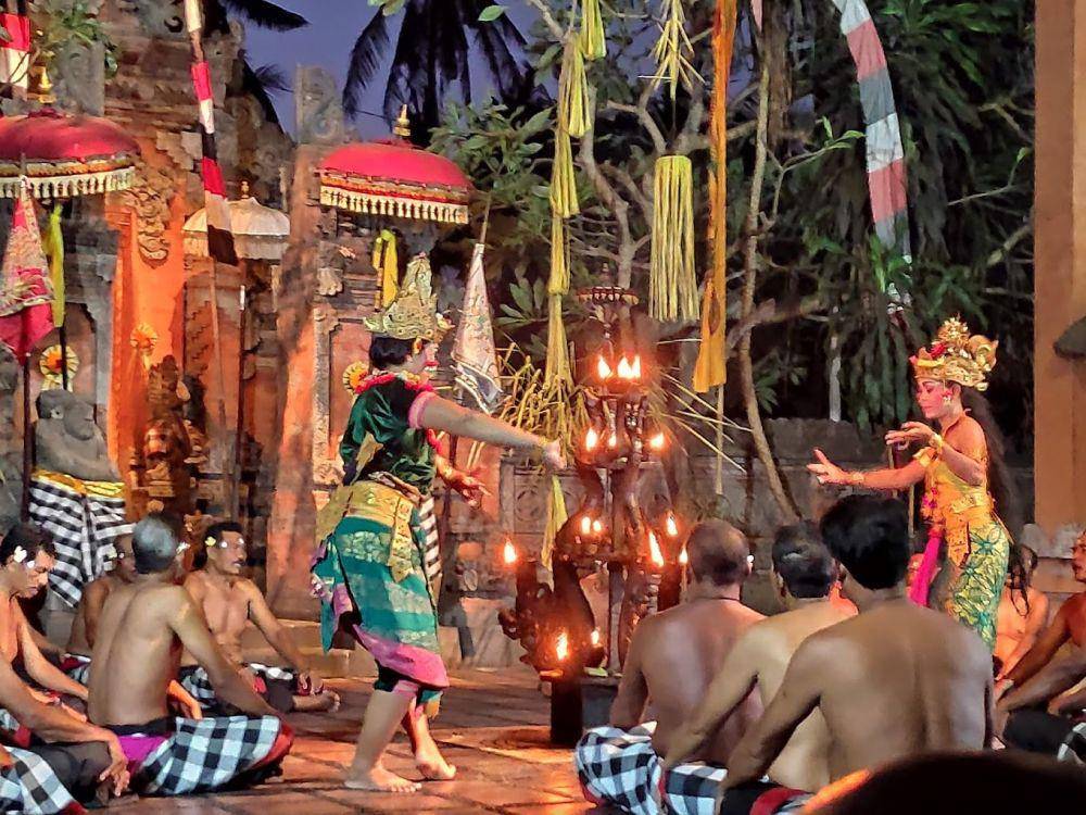 Pura Batubulan (google.com/bipulkumar)