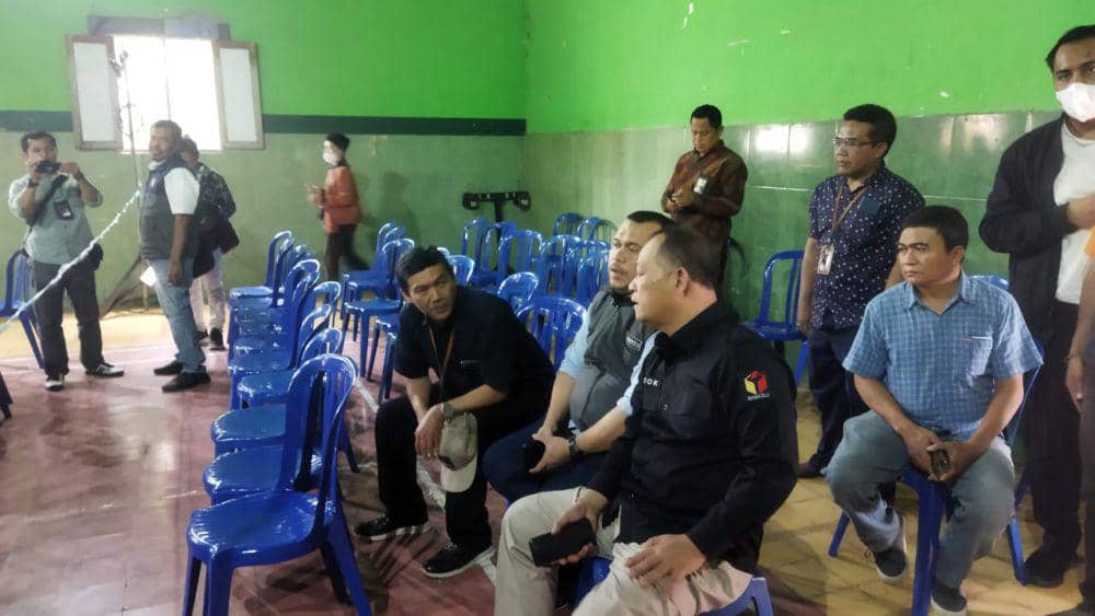 Bawaslu RI memantau PSU di TPS 4 Desa Sekarpuro, Kecamatan Pakis, Kabupaten Malang. (IDN Times/Rizal Adhi Pratama)