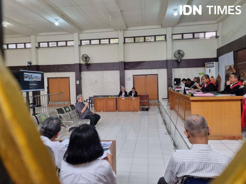 Eks Presiden Direktur PT Berau Coal Jeffry V Mulyono dihadirkan dalam sidang lanjutan dugaan korupsi akuisisi saham PT SBS yang dilakukan PT Bukit Asam (BA) (IDN Times/Rangga Erfizal)