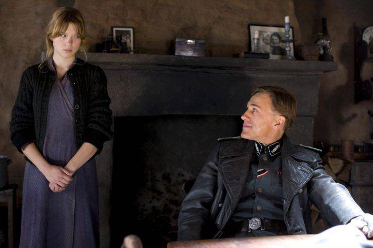 Léa Seydoux dan Christoph Waltz dalam film Inglourious Basterds. (dok. Universal Pictures/Inglourious Basterds)