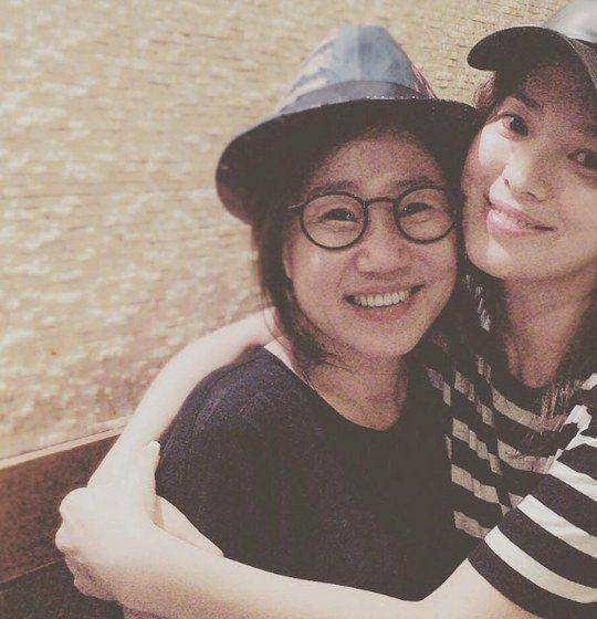 potret Song Hye Kyo dan Kim Eun Sook (Soompi.com)