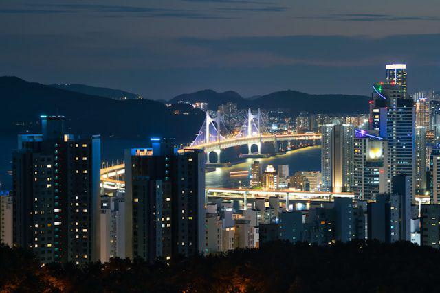 4 Wisata Malam Terbaik di Busan, Banyak Permainan Cahaya