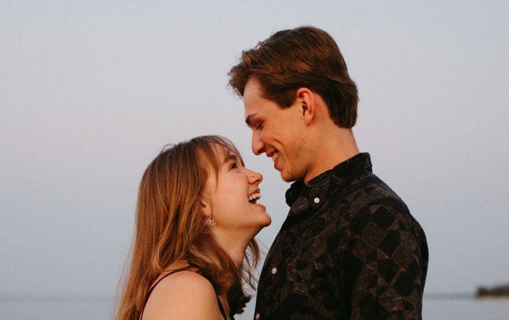 ilustrasi pasangan romantis (unsplash.com/Randy Kinne)