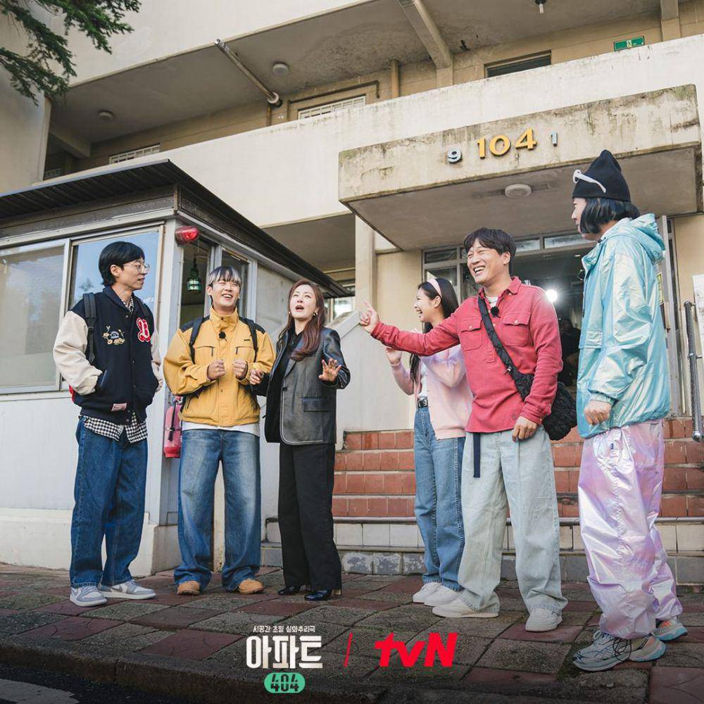 Yoo Jae Suk, Lee Jung Ha, Oh Na Ra, Jennie Blackpink, Cha Tae Hyun, dan Yang Se Chan di variety Show Apartment 404 (instagram.com/tvn_joy)