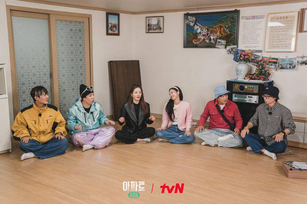 Cha Tae Hyun, Lee Jung Ha, Oh Na Ra, Yoo Jae Suk, Jennie Blackpink, dan Yang Se Chan di variety Show Apartment 404 (instagram.com/tvn_joy)