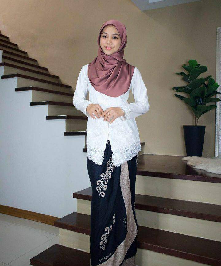 potret Sarah Suhairi penyanyi lagu SAH (instagram.com/sarahsuhairi)