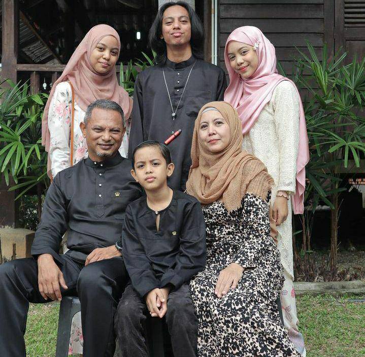 potret Sarah Suhairi penyanyi lagu SAH (instagram.com/sarahsuhairi)