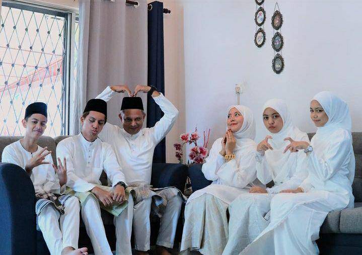 potret Sarah Suhairi penyanyi lagu SAH (instagram.com/sarahsuhairi)