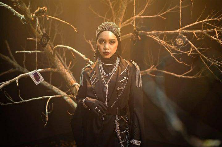 potret Sarah Suhairi penyanyi lagu SAH (instagram.com/sarahsuhairi)