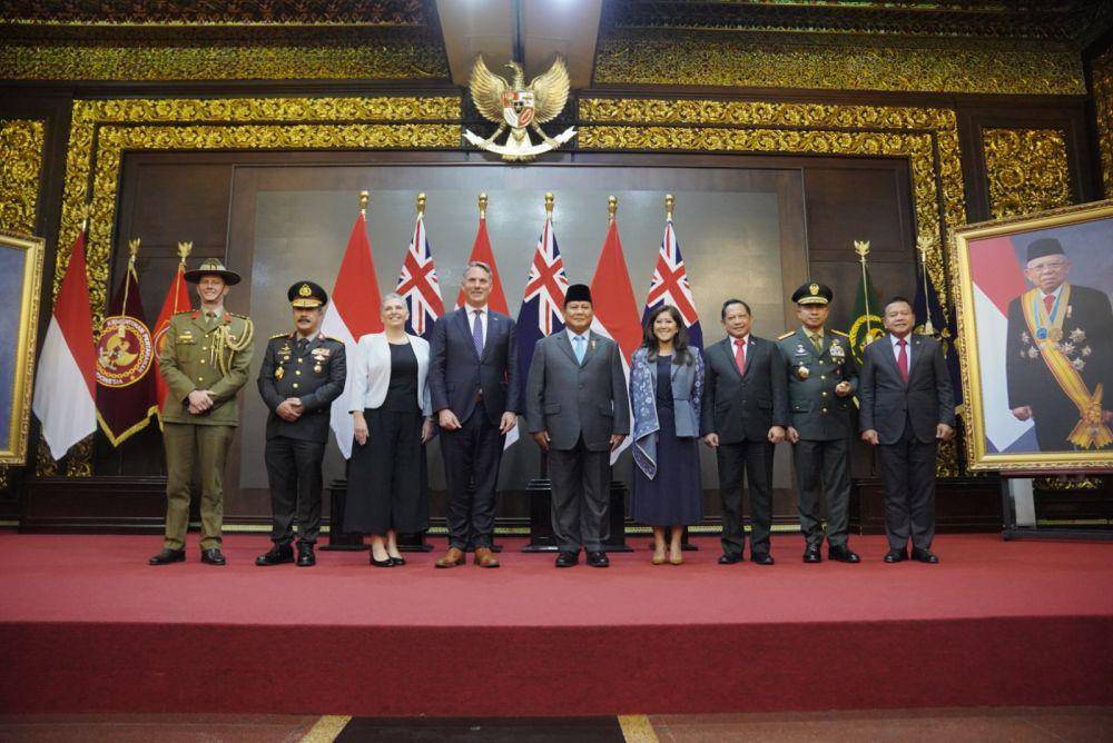 Menteri Pertahanan Indonesia Prabowo Subianto menerima Wakil Perdana Menteri sekaligus Menteri Pertahanan Australia, Richard Marles MP di Kementerian Pertahanan RI, Jakarta, Jumat (23/2). (Dok. TKN Prabowo-Gibran)
