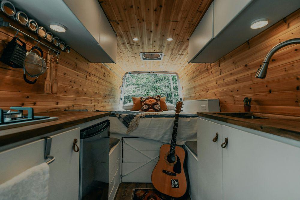 7 Inspirasi Desain Camper Van, Jelajah Nusantara Makin Nyaman