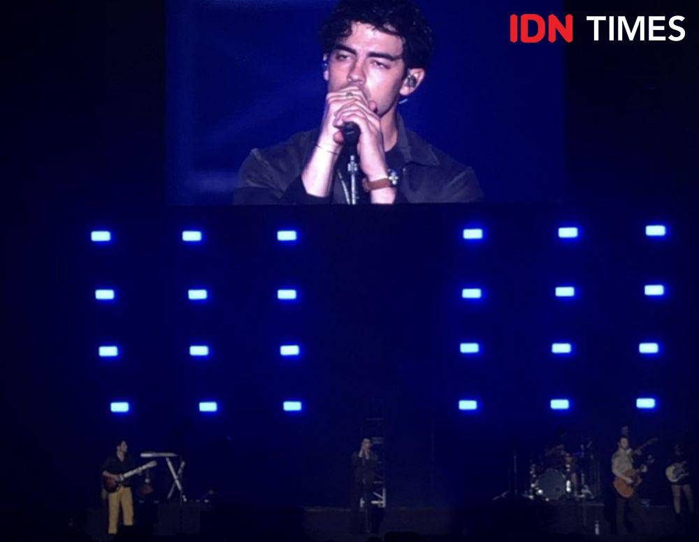 momen keseruan konser Jonas Brothers di ICE BSD City pada Sabtu (24/2/2024) (IDN Times/Elizabeth Chiquita)