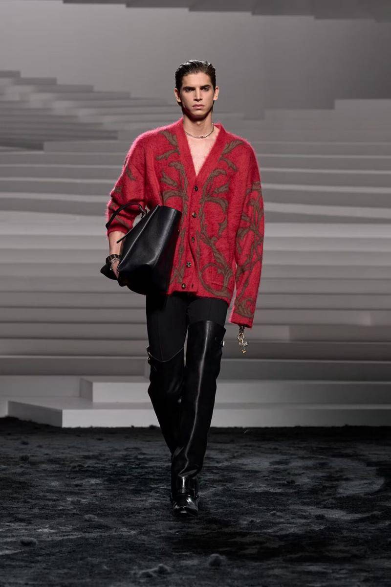 Versace F/W '24 di Milan Fashion Week 2024 (dok. Versace)
