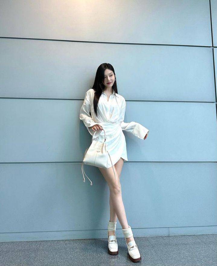 potret Joy Red Velvet (instagram.com/_imyour_joy)