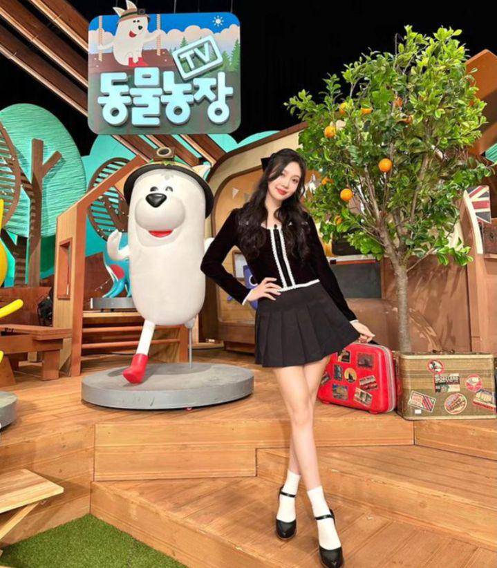 potret Joy Red Velvet (instagram.com/redvelvet.smtown)