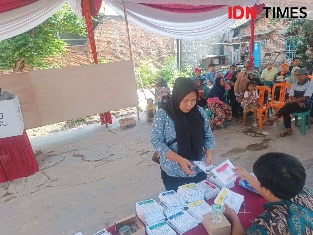 PSU di TPS 006 Kelurahan Rajabasa Jaya, Bandar Lampung, Sabtu (24/2/2024). (IDN Times/Tama Yudha Wiguna).