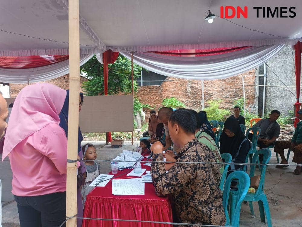 Kegiatan PSU di TPS 006 Kelurahan Rajabasa Jaya, Bandar Lampung, Sabtu (24/2/2024)  (IDN Times/Tama Yudha Wiguna).