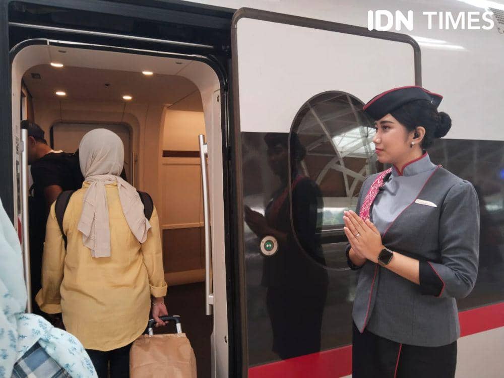 Berpetualang Pakai Whoosh, Persingkat Waktu Jelajah Jakarta-Bandung (IDN Times/Feny Maulia Agustin)