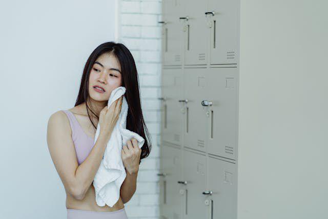 7 Fakta Keringat, Benarkah Bikin Bau Badan?