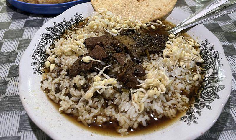 potret menu Warung Rawon Taman Pahlawan (google.com/maps/Jonathan Hartanto)