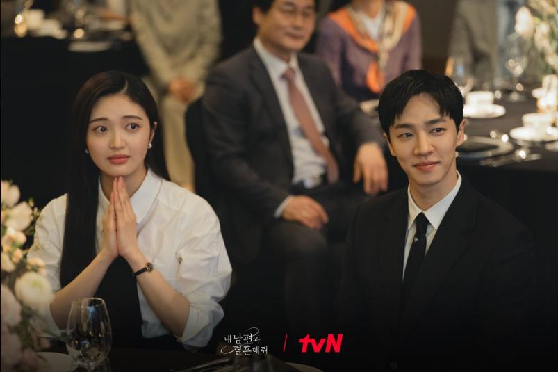 7 Potret Sunshine Couple di Drakor Marry My Husband, Bikin Gemas!