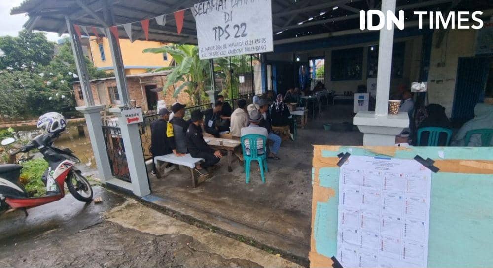 Pemilihan Suara Lanjutan di TPS 22 Sei Lais Palembang (IDN Times/Rangga Erfizal)