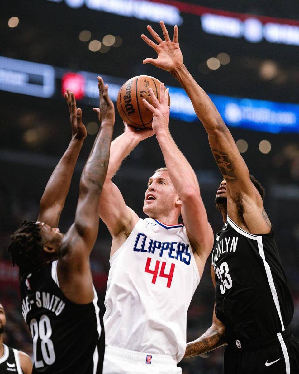 Mason Plumlee (44). (instagram.com/laclippers)