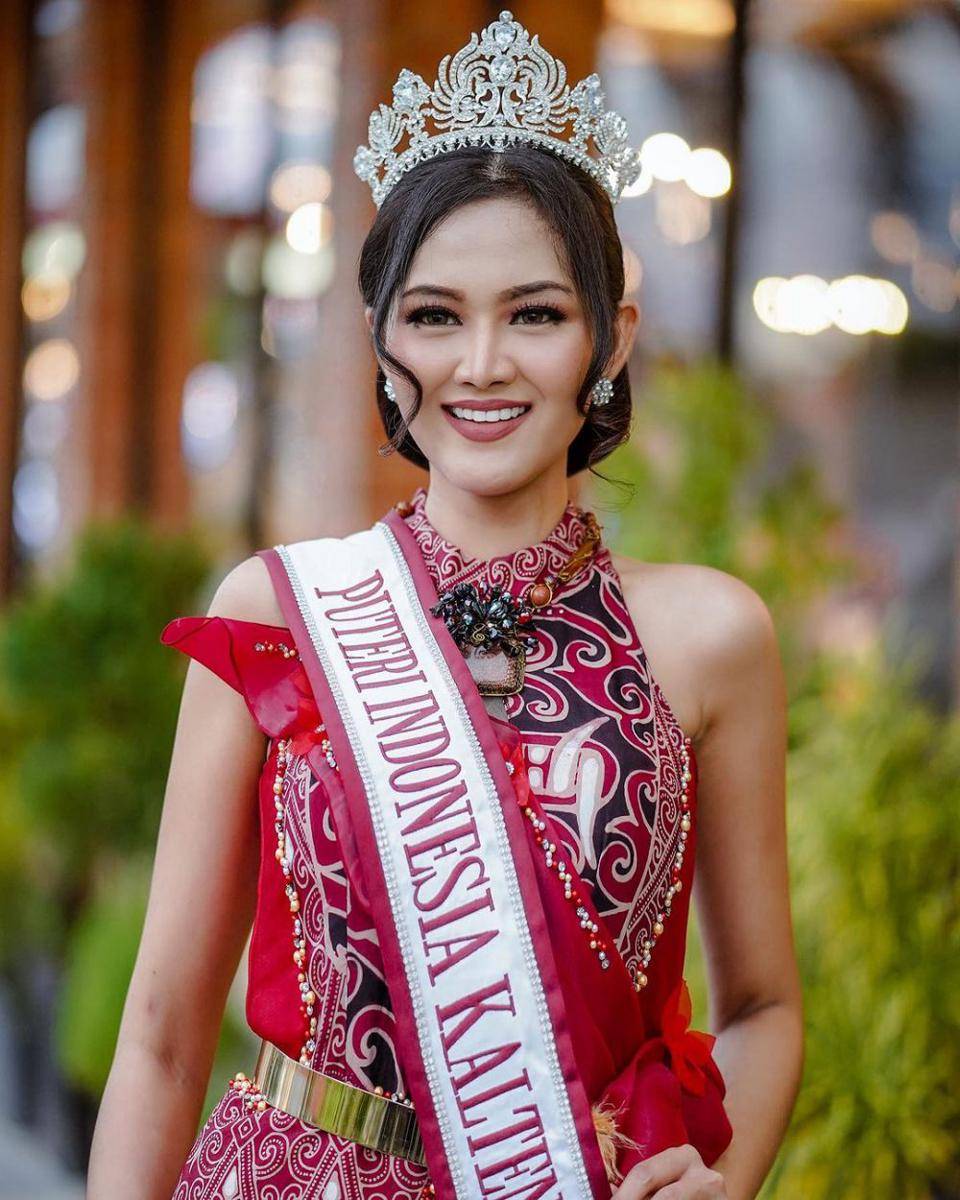 Puteri Indonesia Kalimantan Tengah 2024, Dessy Paramita Dewi (instagram.com/dessyparamitaaa)