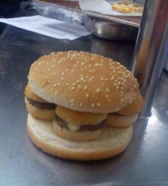 potret hal kocak tentang burger (reddit.com/r/hmmm)