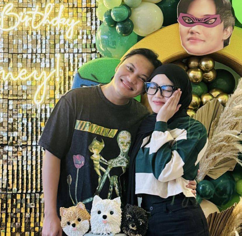 potret kejutan ultah ke-26 Rizky Febian (Instagram.com/putridelinaa)