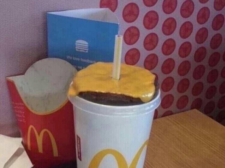 potret hal kocak tentang burger (reddit.com/r/hmmm)