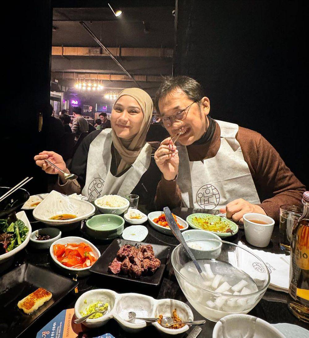 potret Zaskia Adya Mecca dan Hanung Bramantyo di Korea (instagram.com/hanungbramantyo)