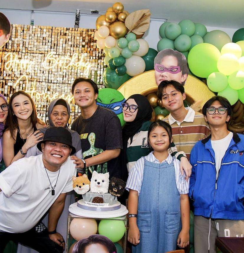 potret kejutan ultah ke-26 Rizky Febian (Instagram.com/ferdinan_sule)