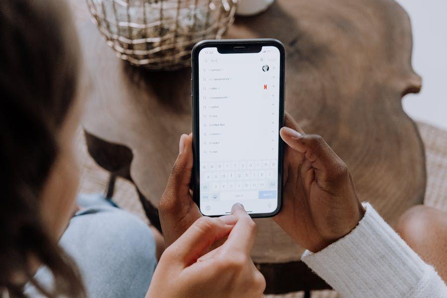 Apa Arti Humblebrag? Viral di TikTok dan Dikaitkan dengan Sandra Dewi
