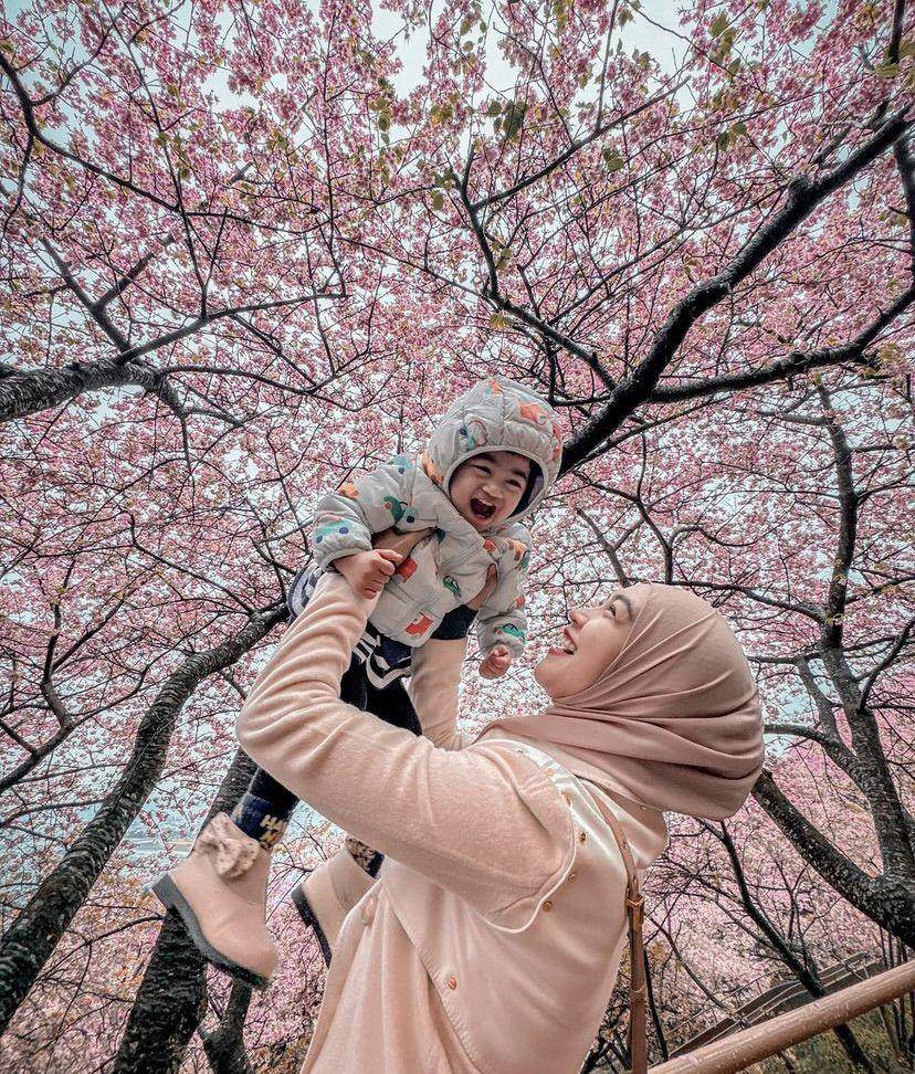 potret liburan Ria Ricis dan Moana ke Jepang (instagram.com/riaricis1795)