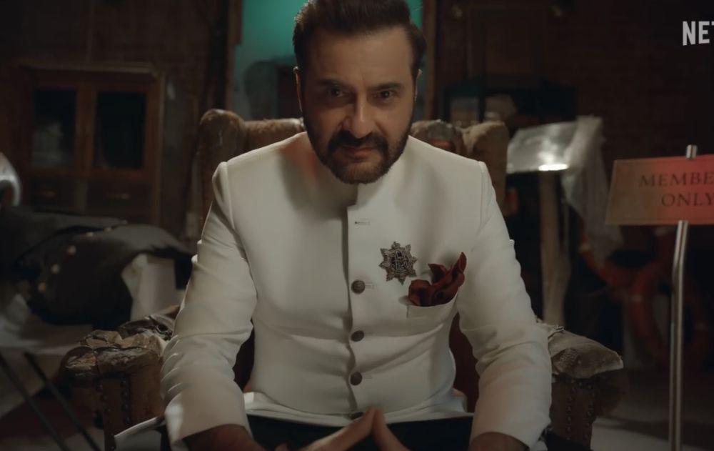 7 Film dan Serial Thriller Sanjay Kapoor, Terbaru Murder Mubarak
