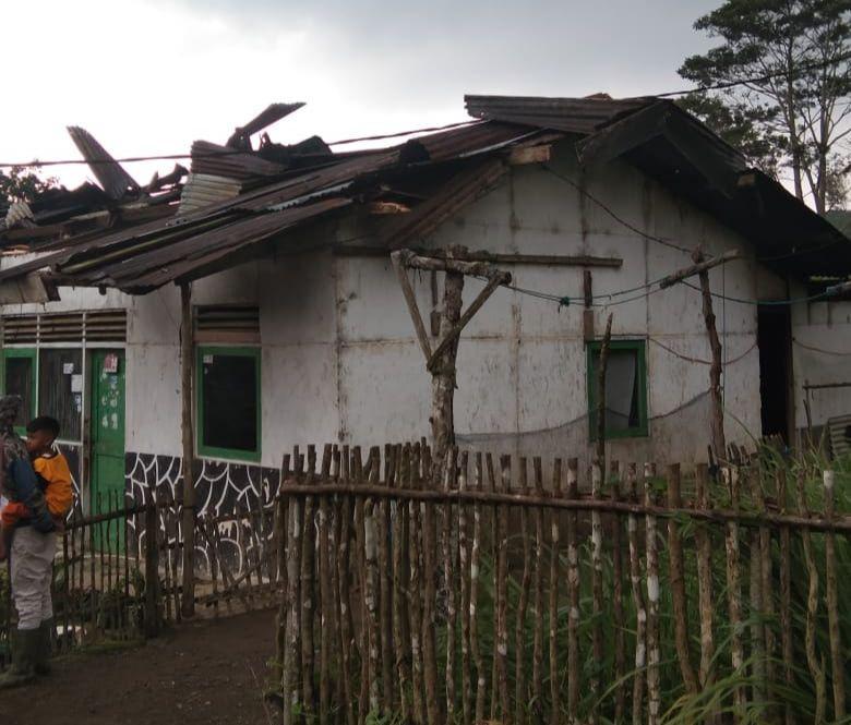 Ini Analisis BMKG Ihwal Angin Puting Beliung di Desa Kertasari