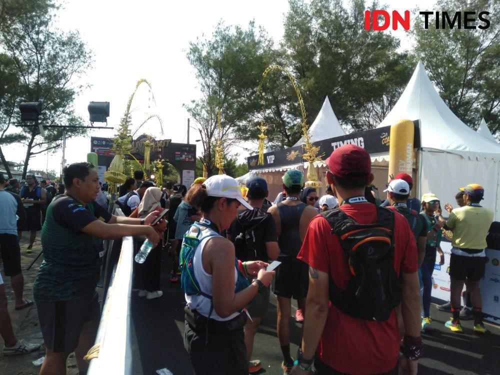 Ribuan Pelari Ikuti Coast to Coast Ultra 2024 di Laguna Pantai Depok
